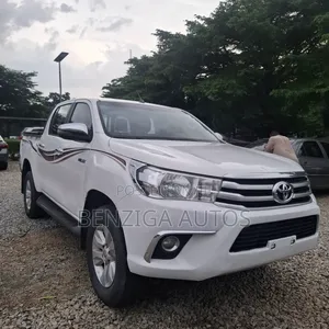 Toyota Hilux 2019 White
