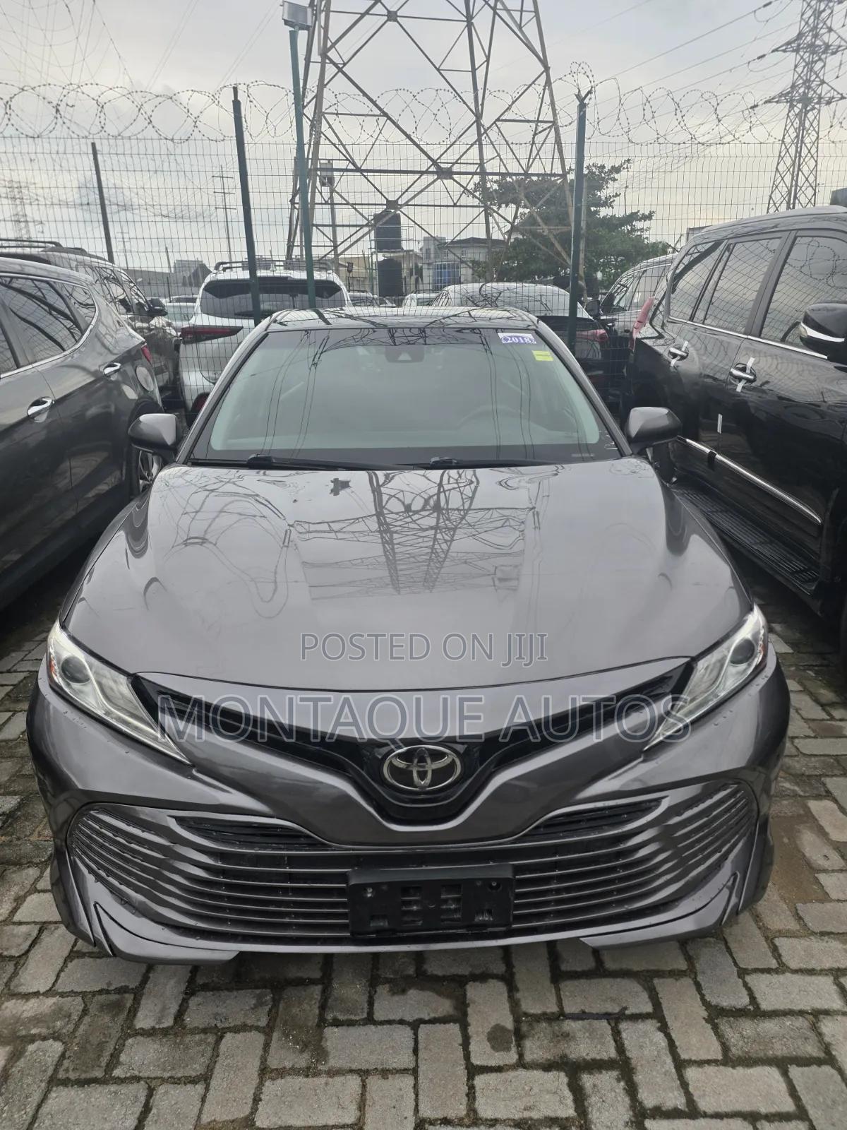 Toyota Camry XLE FWD (2.5L 4cyl 8AM) 2018 Gray