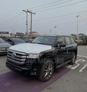 New Toyota Land Cruiser LC300 2025 Black