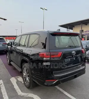 New Toyota Land Cruiser LC300 2025 Black