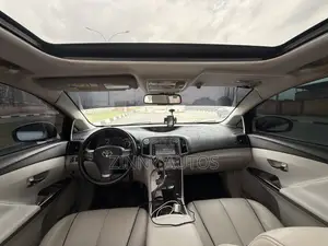 Toyota Venza 2010 Silver