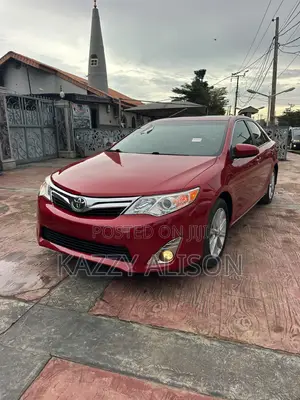 Toyota Camry XLE 4dr Sedan (2.5L 4cyl 6A) 2012 Red