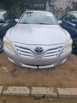 Toyota Camry LE 4dr Sedan (2.5L 4cyl 6AM) 2010 Silver