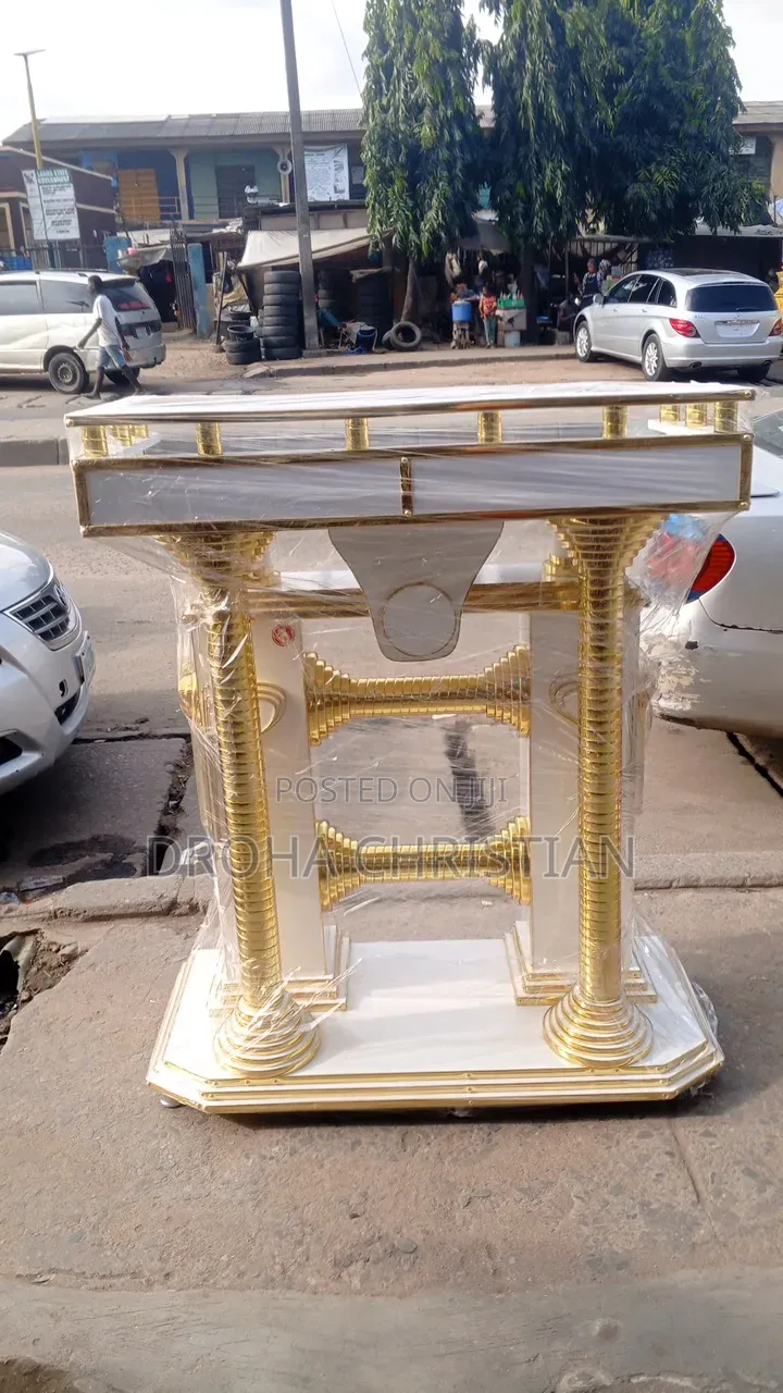 52 X 42 Big Size Podium