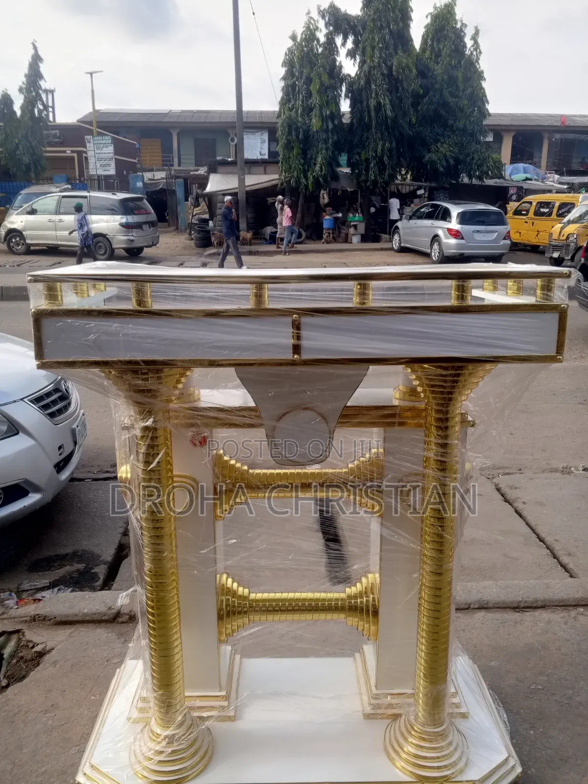 52 X 42 Big Size Podium