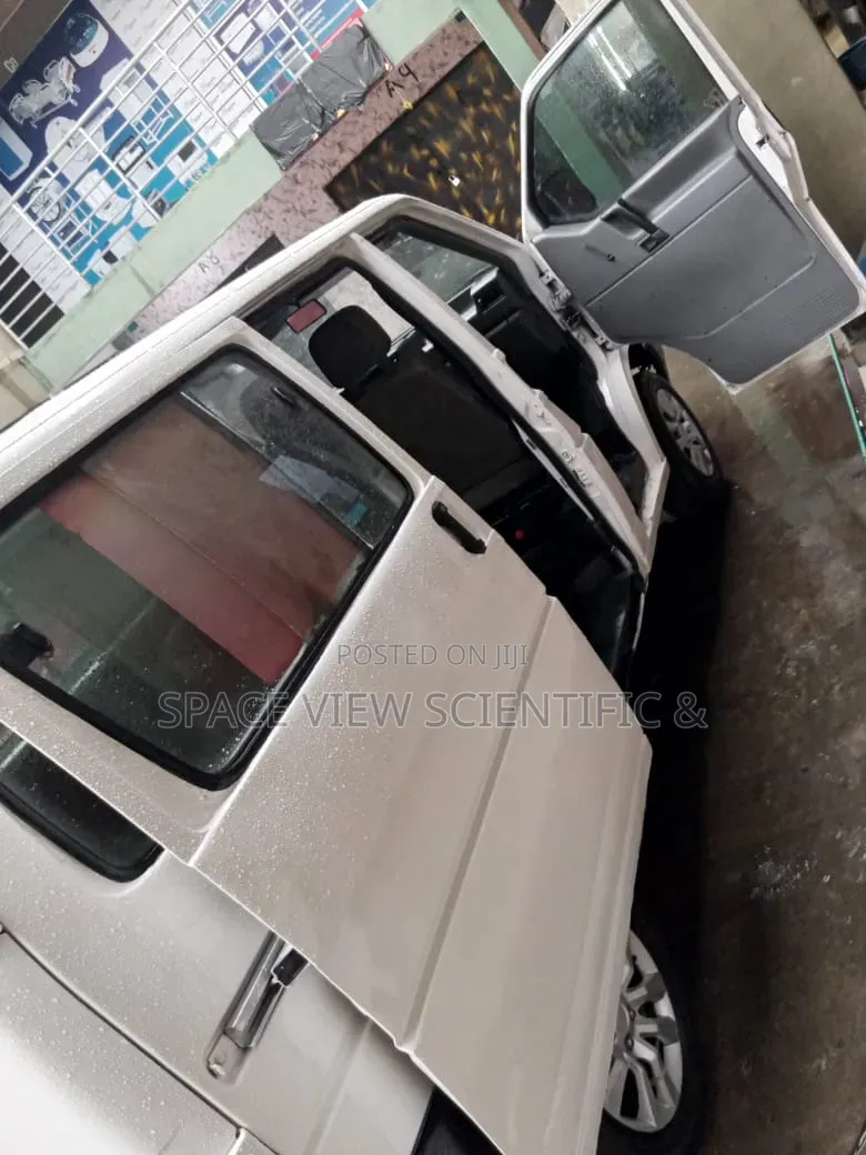 Volkswagen Golf 2004 White