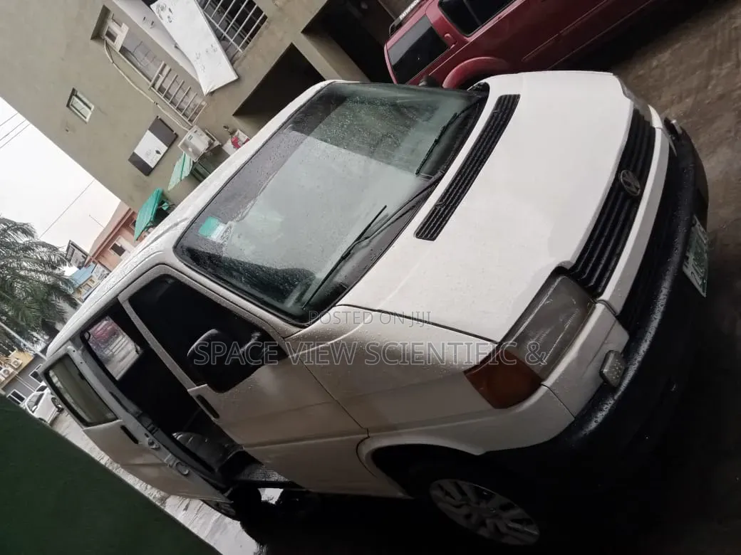 Volkswagen Golf 2004 White