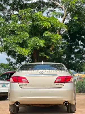 Lexus ES 350 2011 Gold