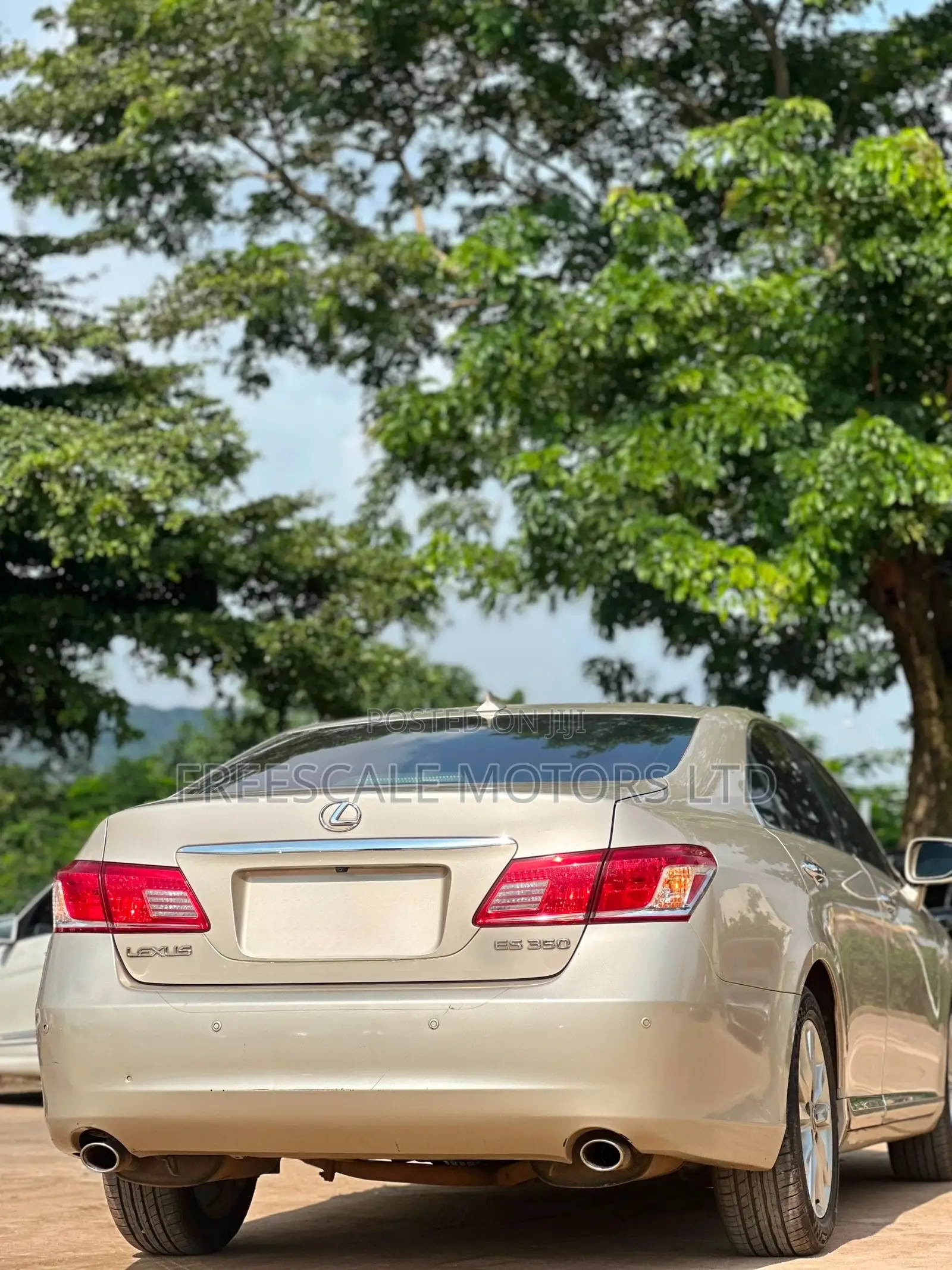 Lexus ES 350 2011 Gold