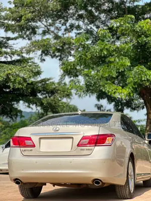 Lexus ES 350 2011 Gold