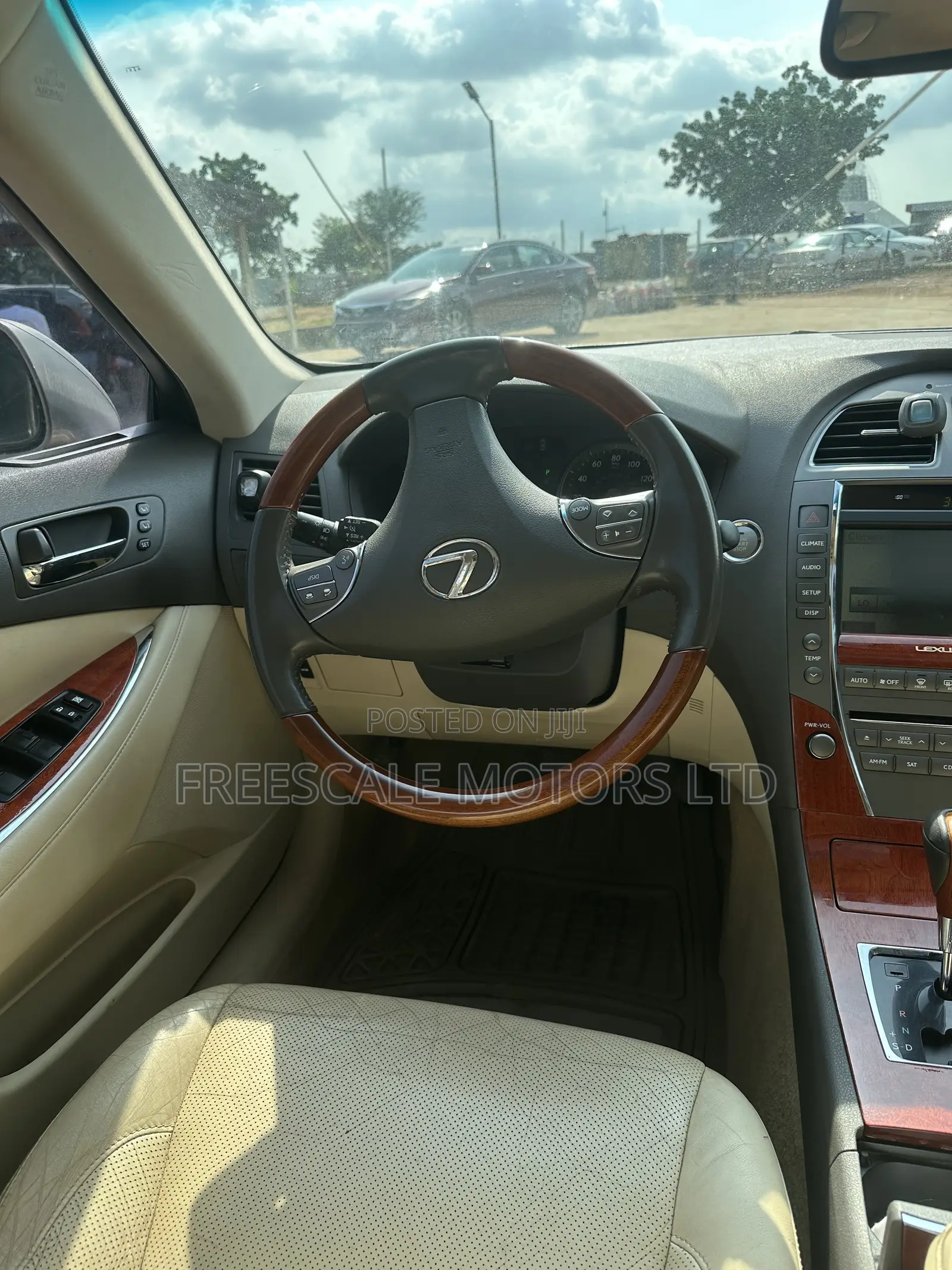 Lexus ES 350 2011 Gold