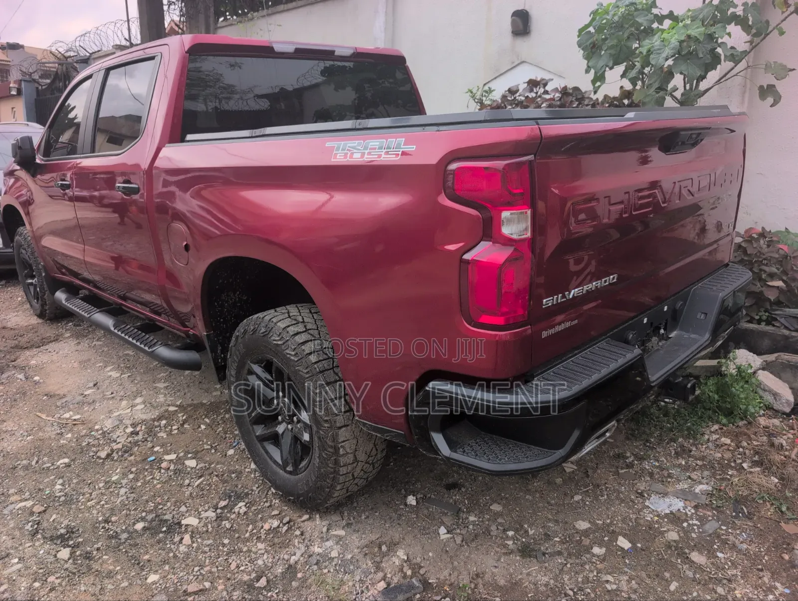 Chevrolet Silverado 2023 Red