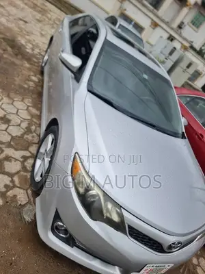 Toyota Camry LE 4dr Sedan (2.5L 4cyl 6A) 2012 Silver
