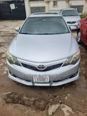 Toyota Camry LE 4dr Sedan (2.5L 4cyl 6A) 2012 Silver