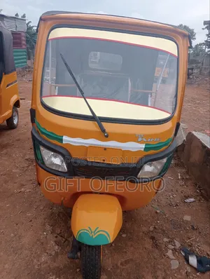 TVS Apache 180 RTR 2025 Yellow