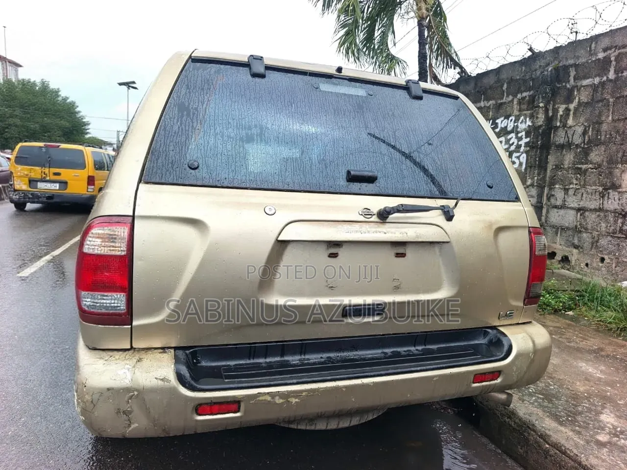 Nissan Pathfinder Automatic 2000 Gold