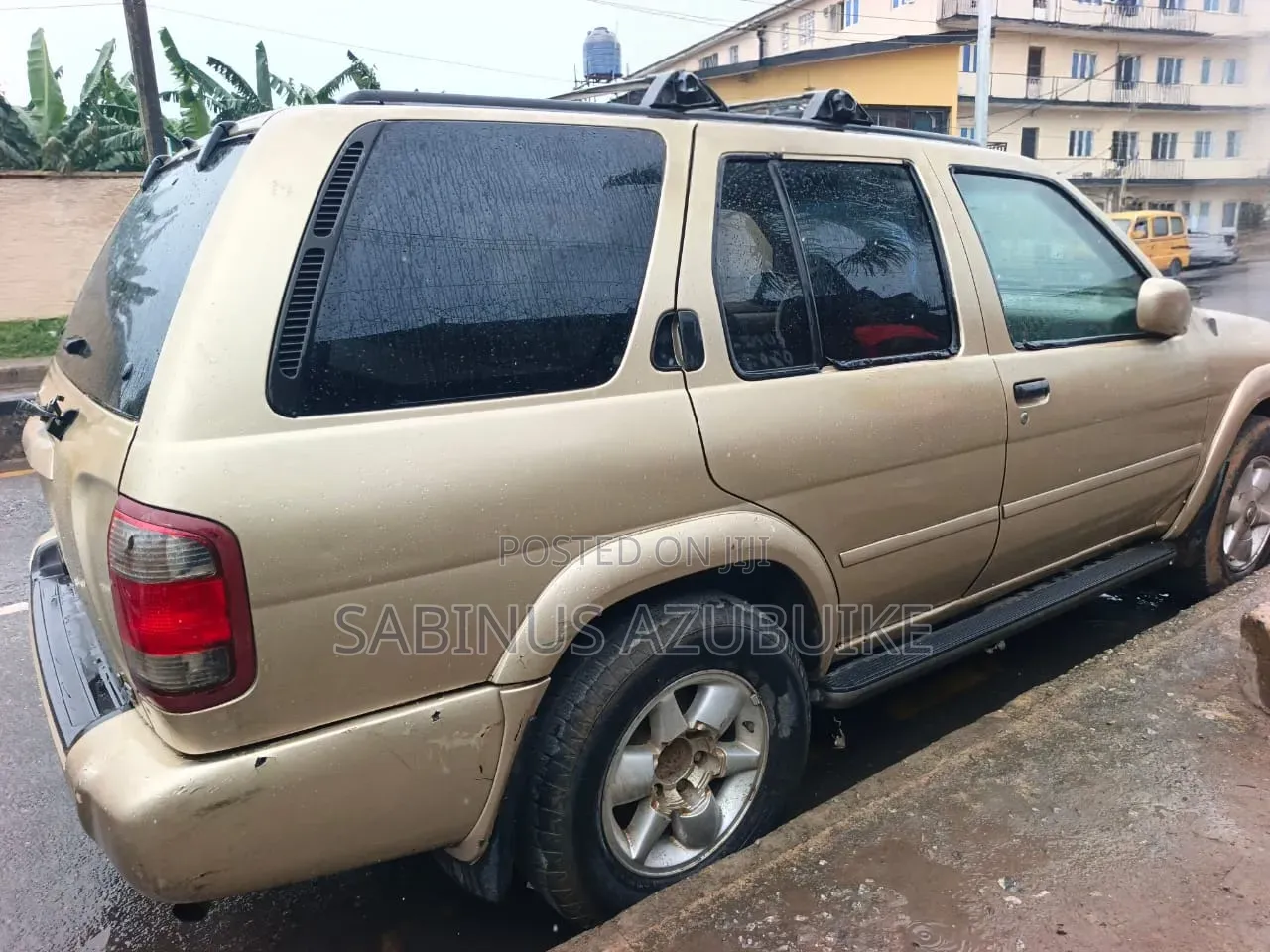 Nissan Pathfinder Automatic 2000 Gold