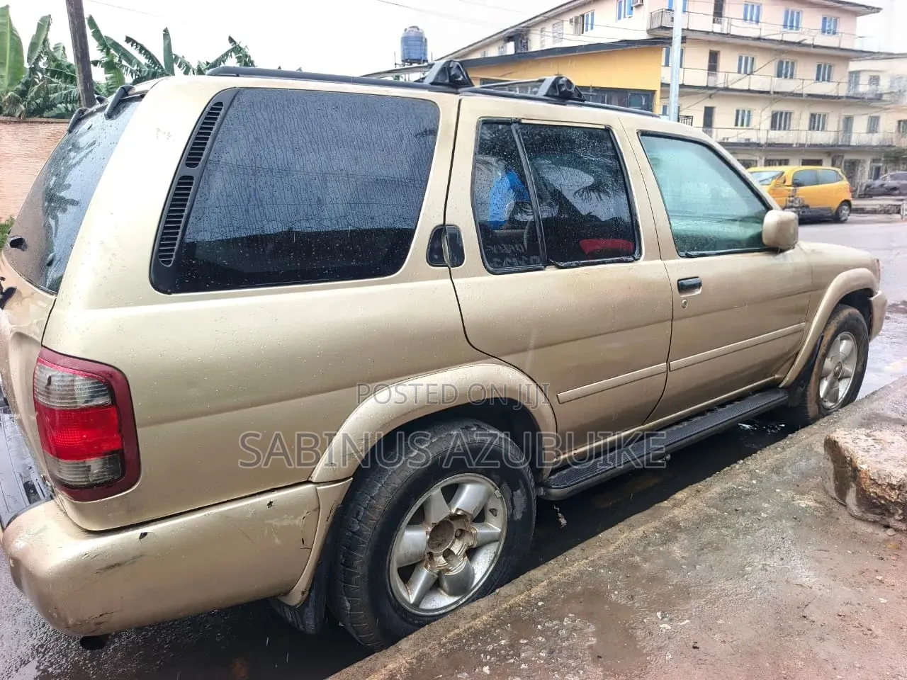 Nissan Pathfinder Automatic 2000 Gold