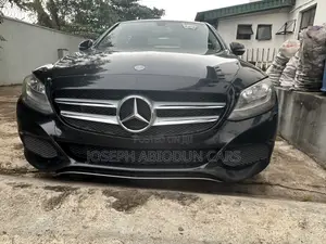 Mercedes-Benz C300 Base AWD 4Matic Sedan (2.0L 4cyl 7A) 2015 Black