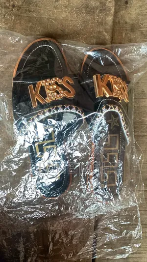 Ladies Shoe