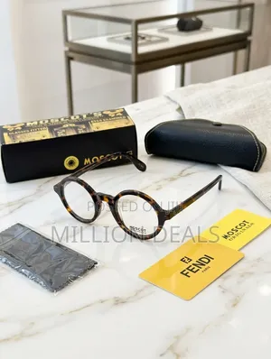 Classic Round Tortoise Men's Glasses