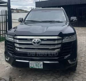 Toyota Land Cruiser 4.6 V8 VX-R 2013 Black
