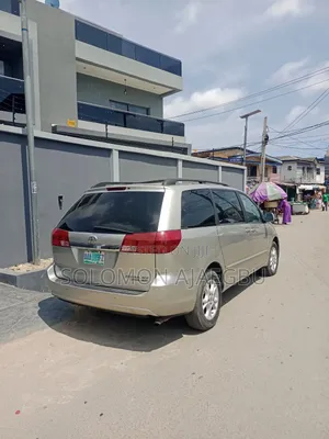 Toyota Sienna XLE FWD 2006 Silver