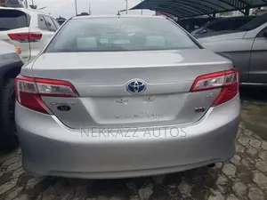 Toyota Camry Hybrid LE 2012 Silver