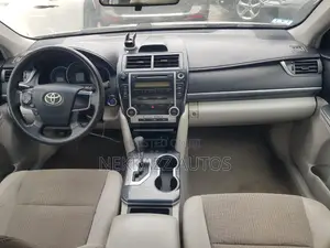 Toyota Camry Hybrid LE 2012 Silver