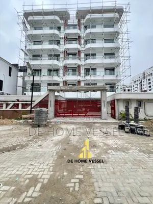 3bdrm Apartment in Lekki Phase 1 for sale
