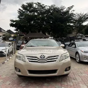 Toyota Camry 2011 Gold
