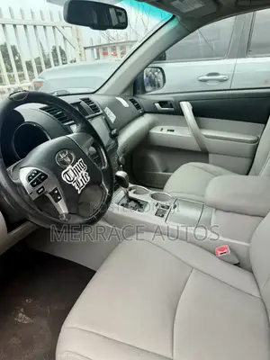 Toyota Highlander Limited 2012 Gray