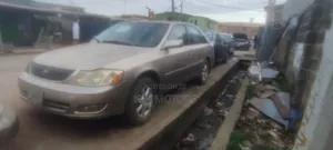 Toyota Avalon XL w/Bucket Seats 2003 Gold