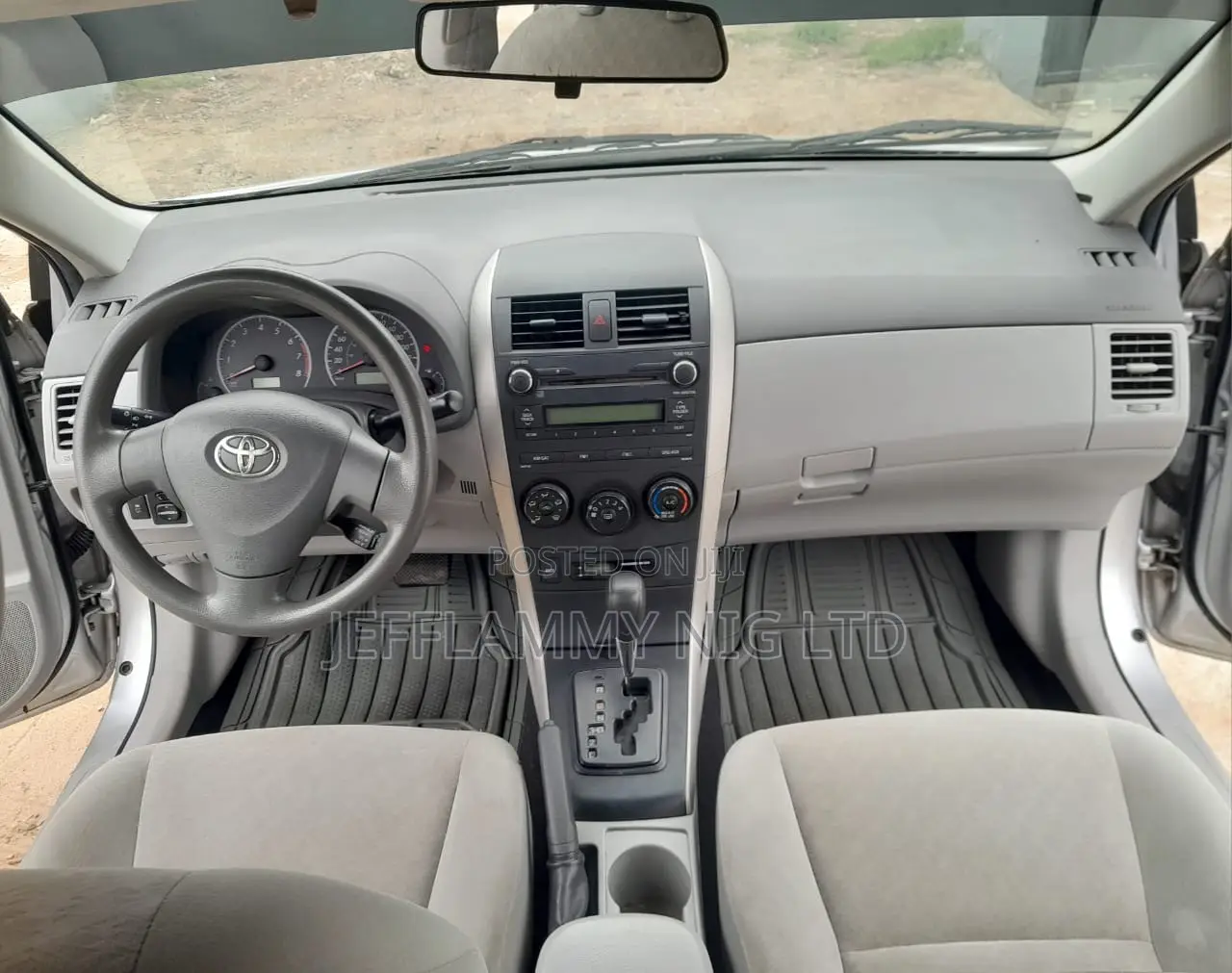 Toyota Corolla 2010 Silver