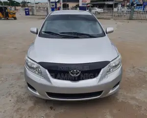 Toyota Corolla 2010 Silver