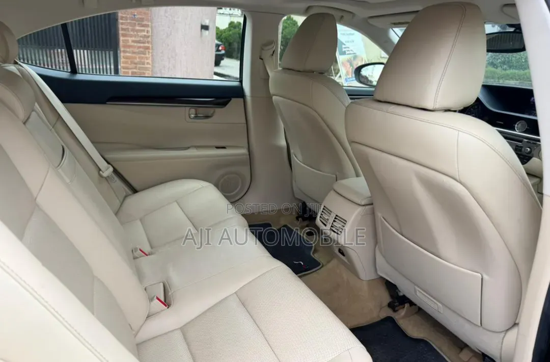 Lexus ES 2013 Black