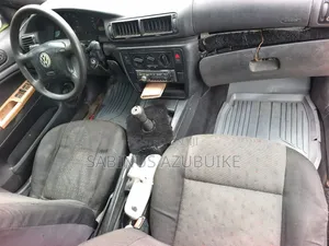 Volkswagen Passat 2000 Silver
