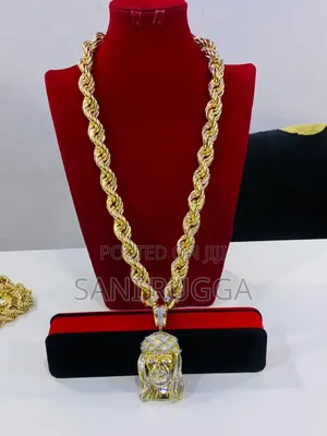 18karat Twist Gold Chain Available