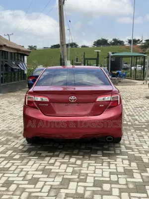 Toyota Camry SE 4dr Sedan (2.5L 4cyl 6A) 2013 Red