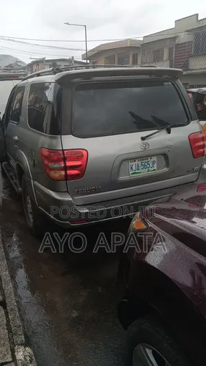Toyota Sequoia 2003