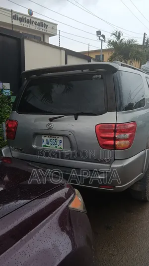 Toyota Sequoia 2003