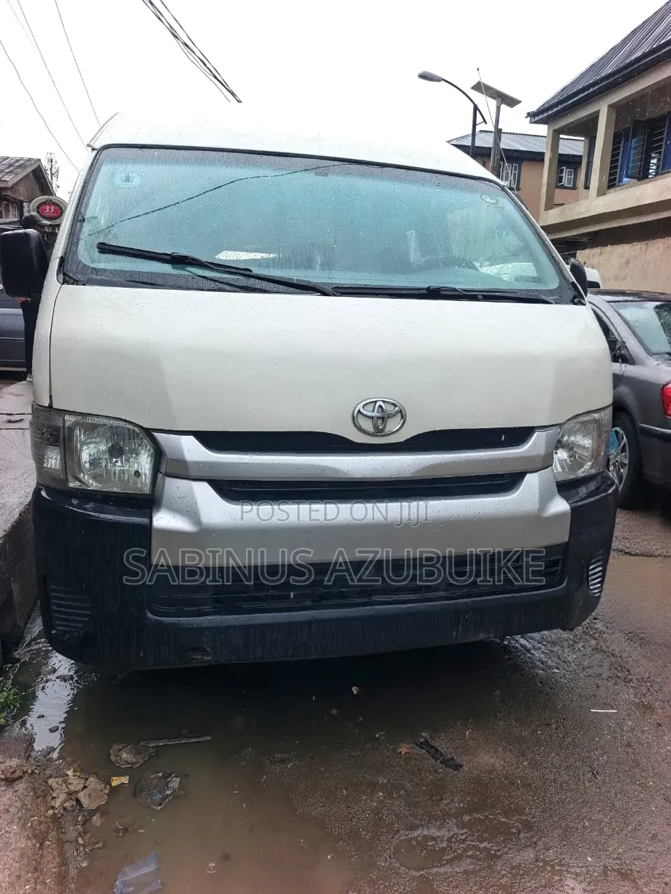 Toyota HiAce 2013 White