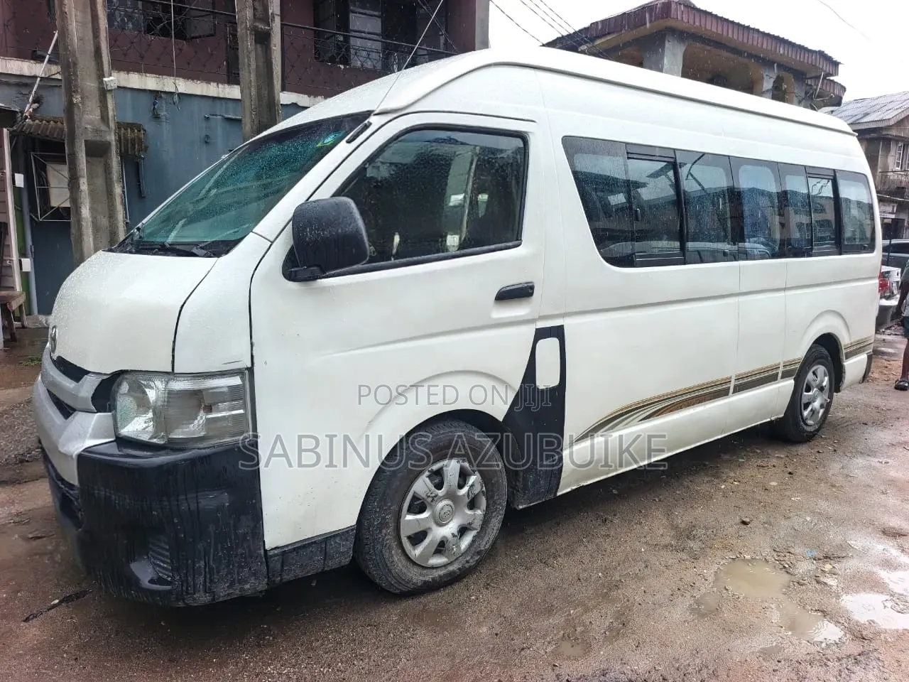 Toyota HiAce 2013 White