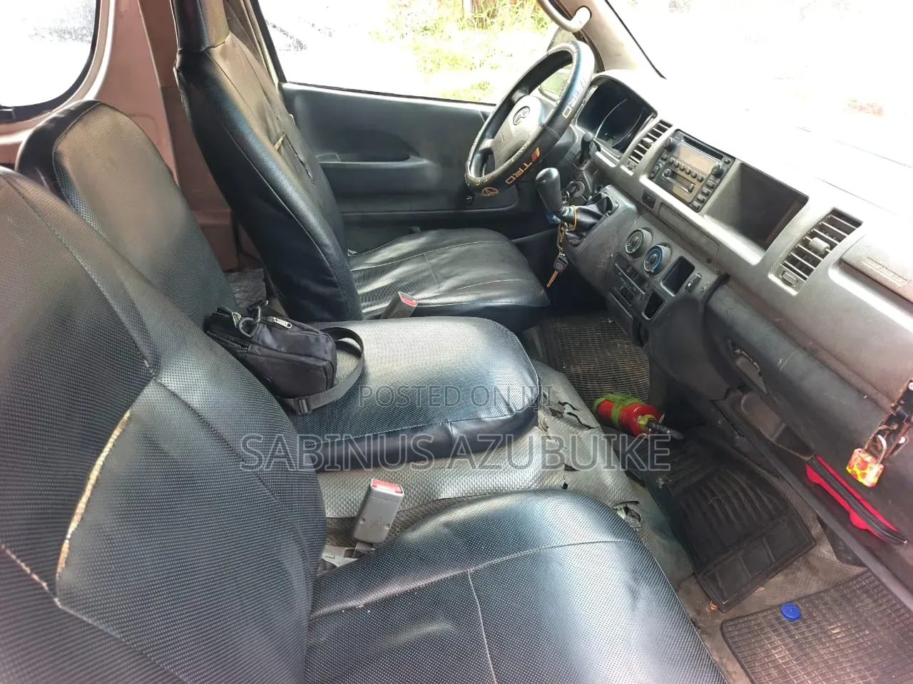 Toyota HiAce 2013 White