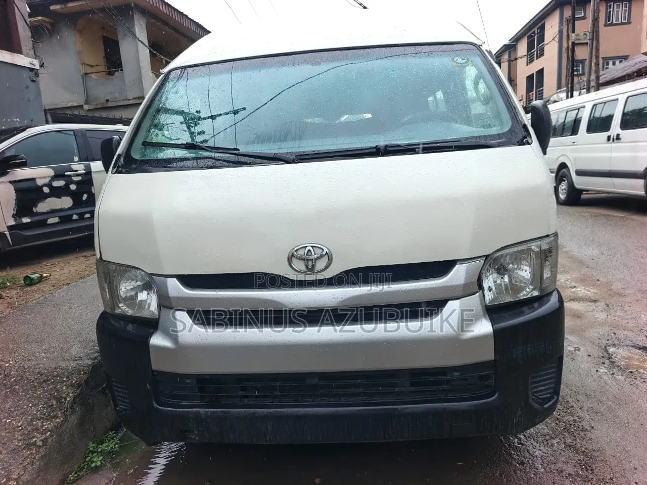 Toyota HiAce 2013 White