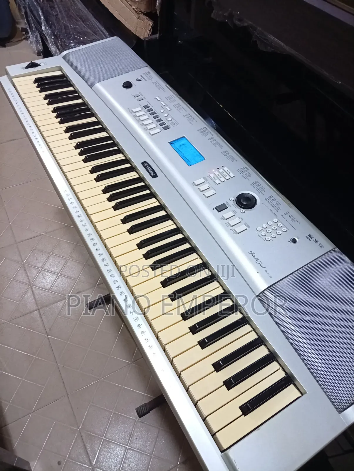 Yamaha DGX-220 — Powerful Portable Keyboard