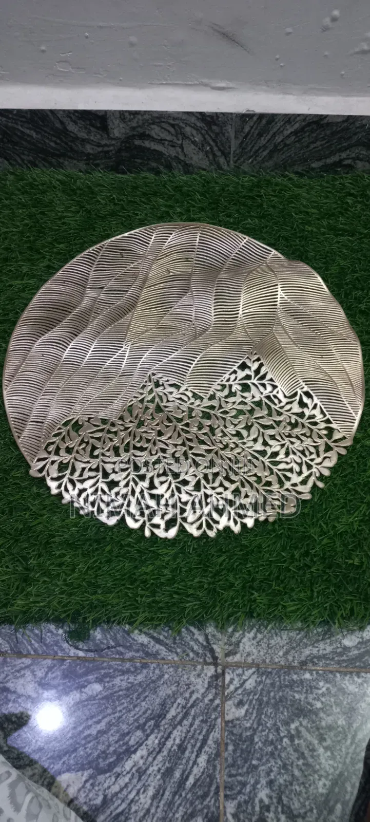 6 Pieces Gold Coloured Table Mat