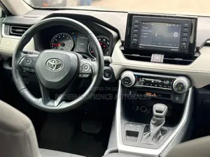 Toyota RAV4 XLE 2022 Teal
