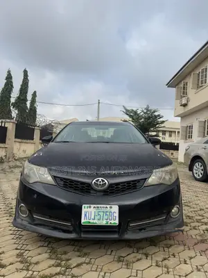 Toyota Camry SE 4dr Sedan (2.5L 4cyl 6A) 2013 Black