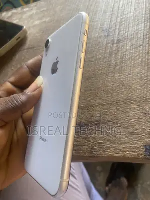 Apple iPhone XR 64 GB White